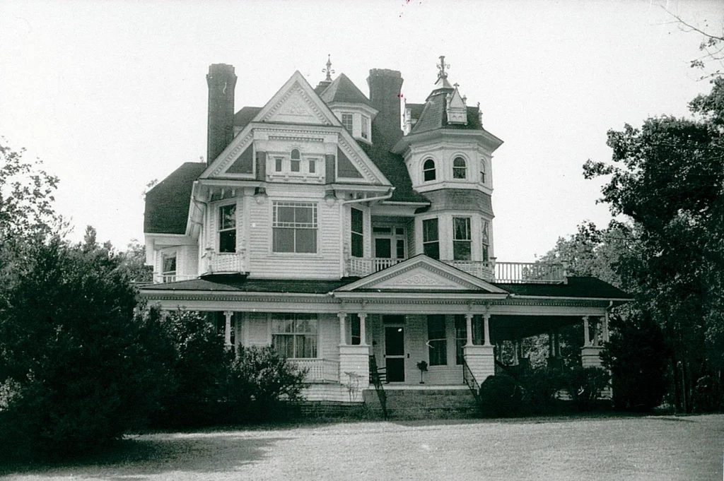 Charles T. Holt House
